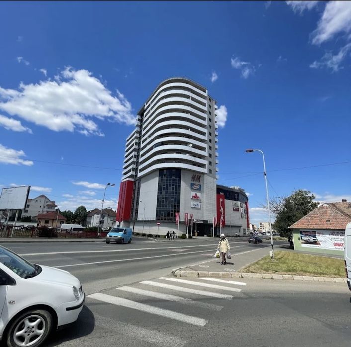 Ofer spre închiriere apartament cu două camere