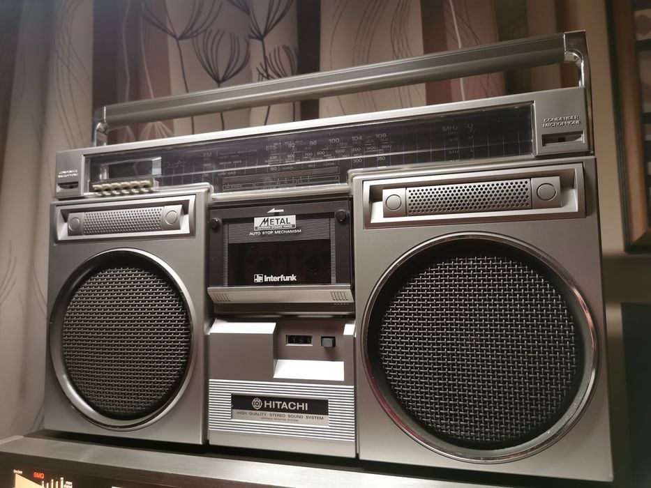 Radiocasetofon/portabil Hitachi trk-7910ez