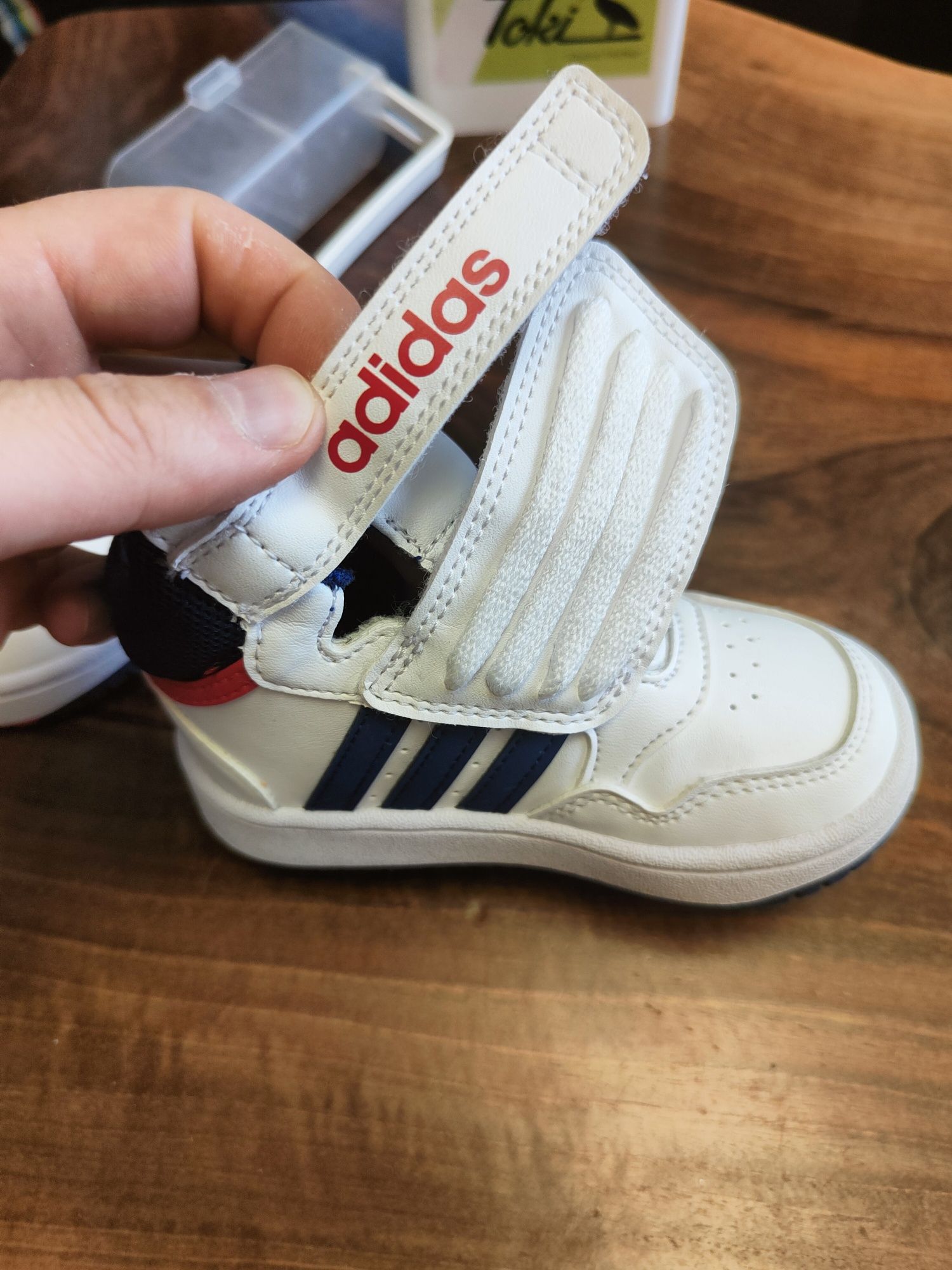 Бебешки високи кожени обувки маратонки Adidas размер 22, UK 5.5, 130 с