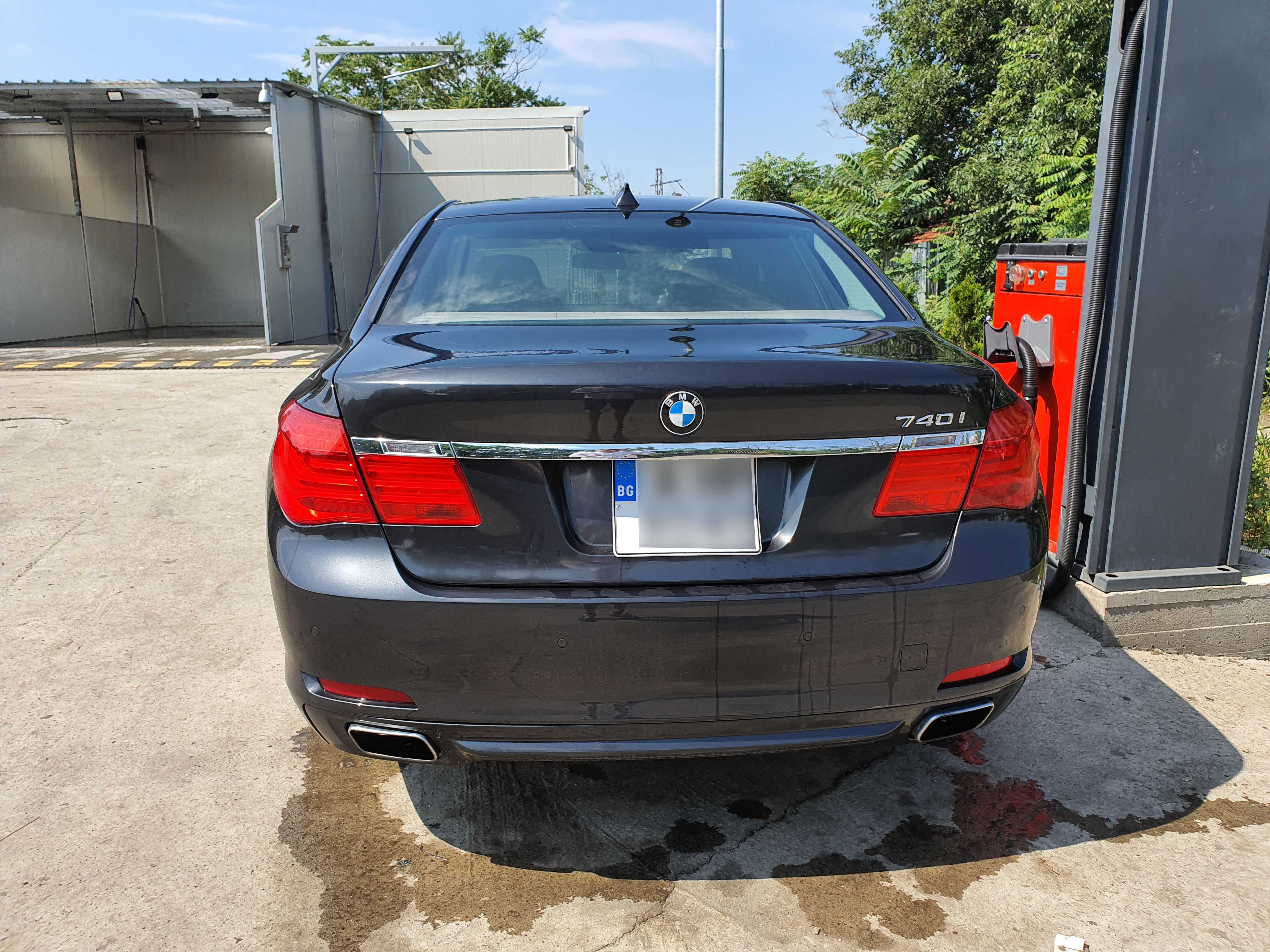 Продавам BMW 740i F01 2012