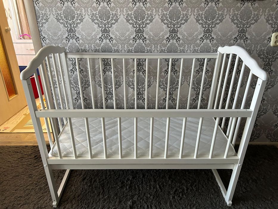 Продам детскую кроватку