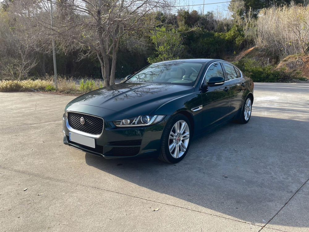 Inchiriez Jaguar XE Bucuresti