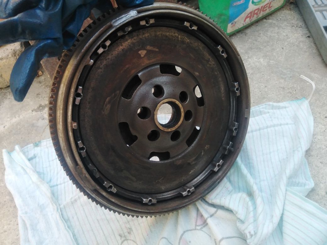 Демпферен маховик 1.9TDI 96kw