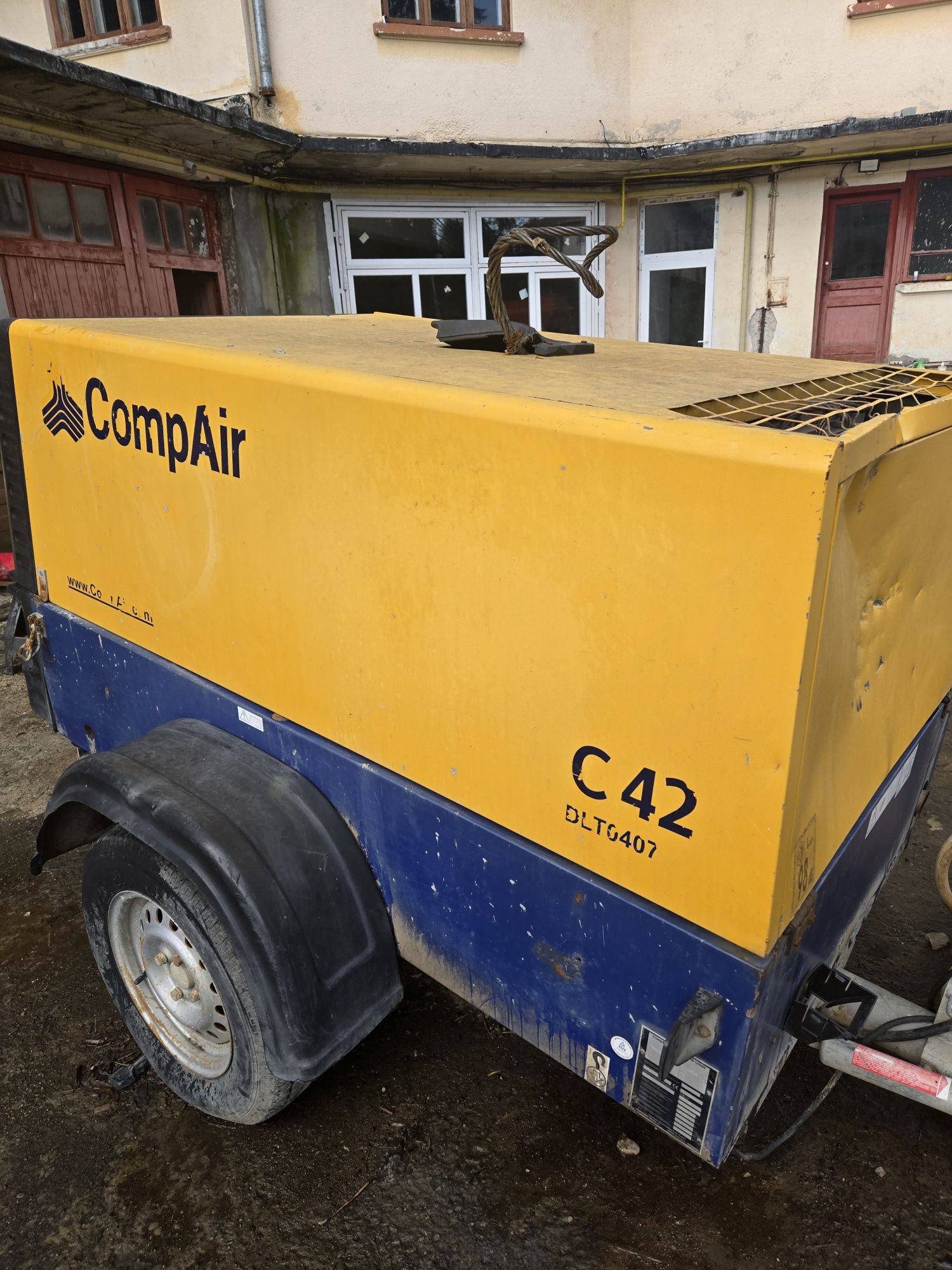 De vânzare compresor compair c42  diesel pe roti
