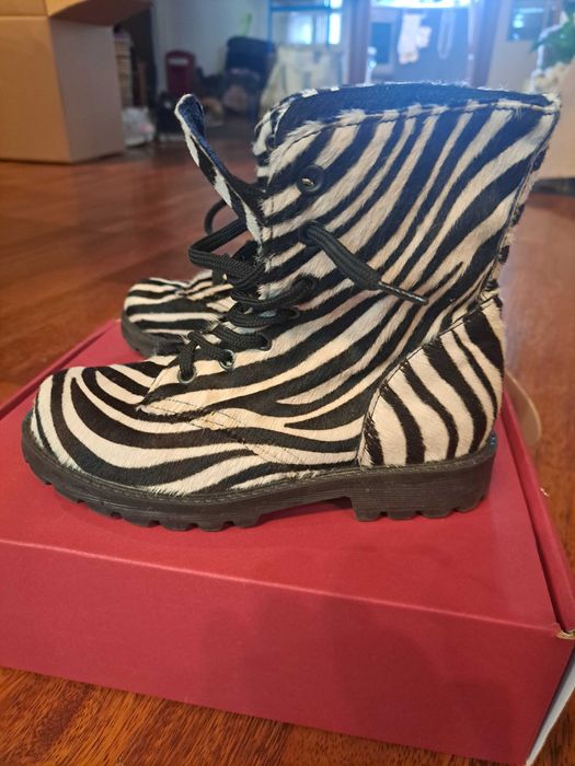 Ghete copii din piele +model zebra marimea 33