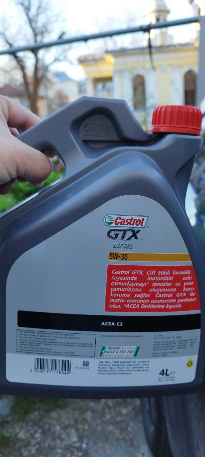 Продавам Castrol GTX 5W30, ACEA C2 4 литра