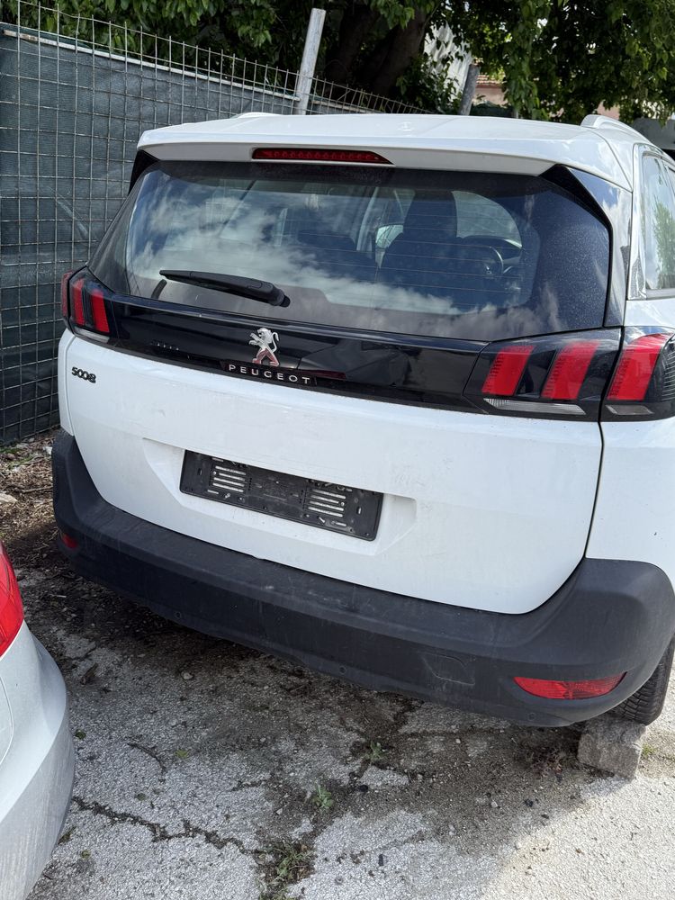 На части Peugeot 5008 1.2 бензин ръчка  208 000 km., 2019 година