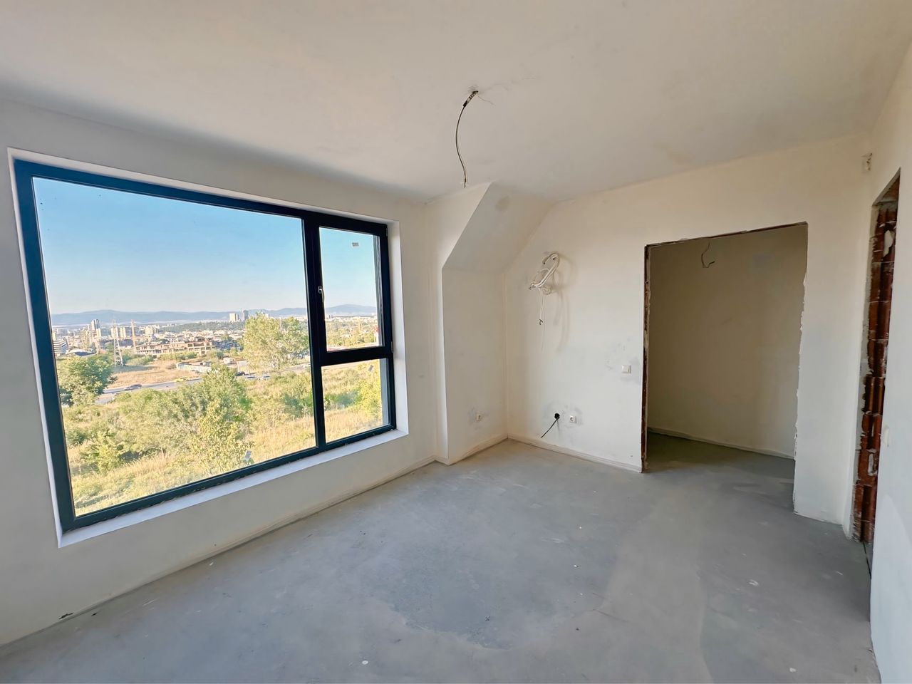 Продава се Къща в София, в.з. Киноцентъра 3 част - 271 кв.м за 1727 €/кв.м - Снимка #3