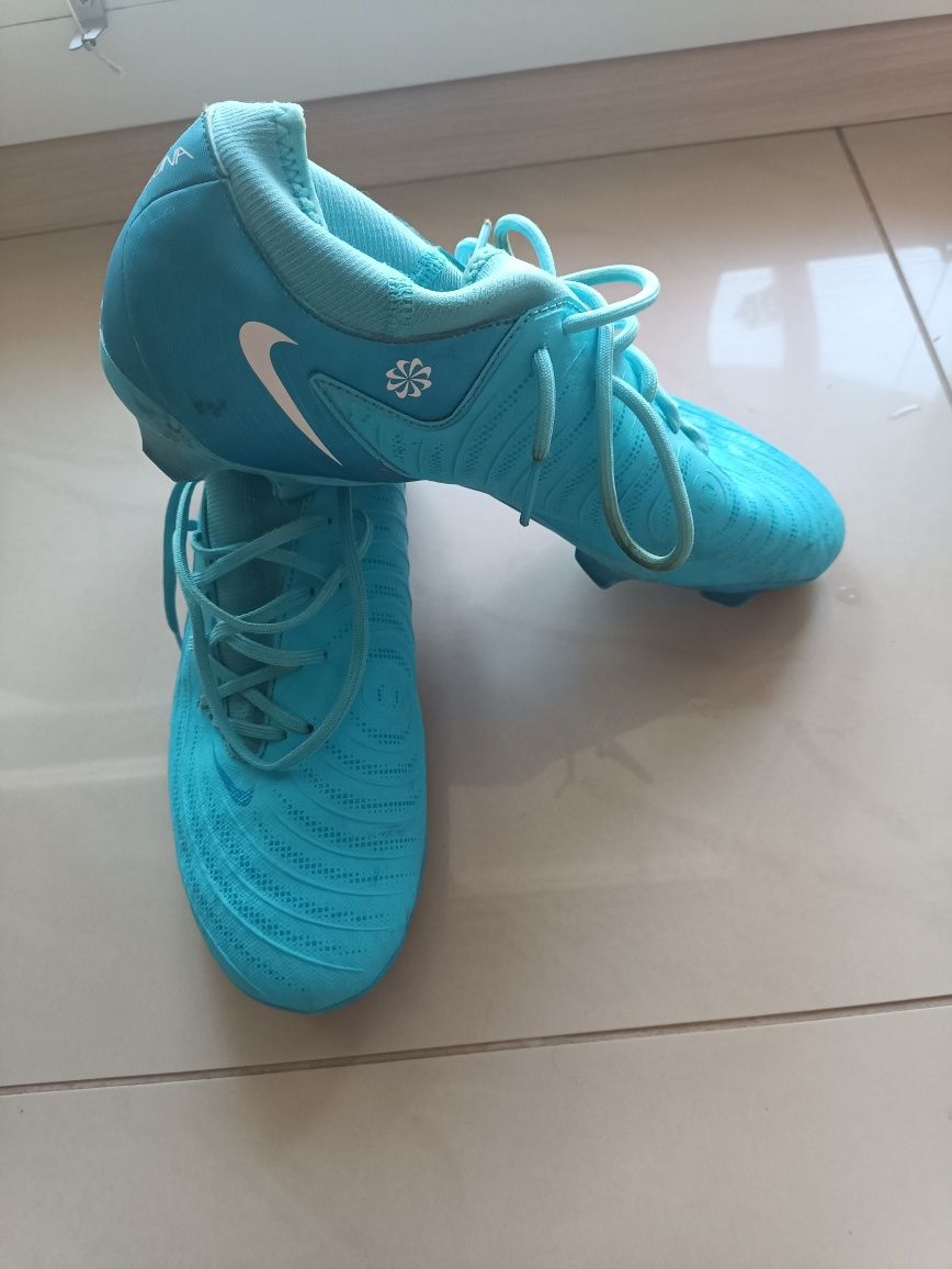 Футболни Бутонки Nike Phantom Luna