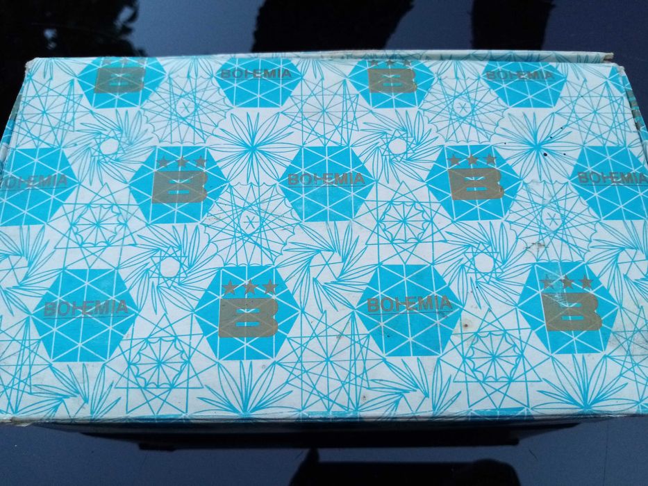 * Bohemia * - 2 бр. кристални халби - нови !