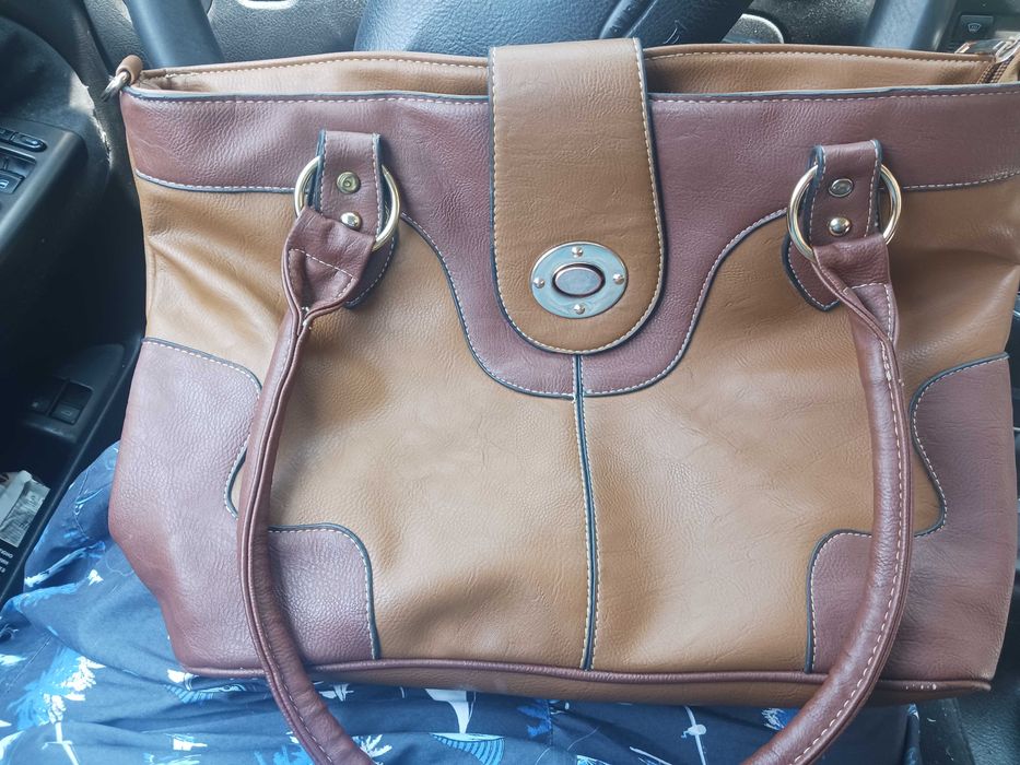 Кожена чанта дамска