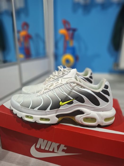 Nike TN Air Max Plus White Black Volt 

Изображенията
