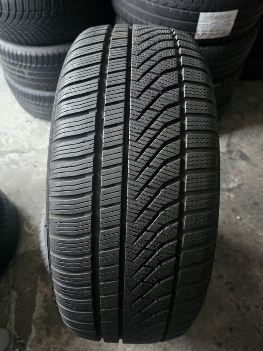 Petlas 235/45 R19 99V MS iarnă