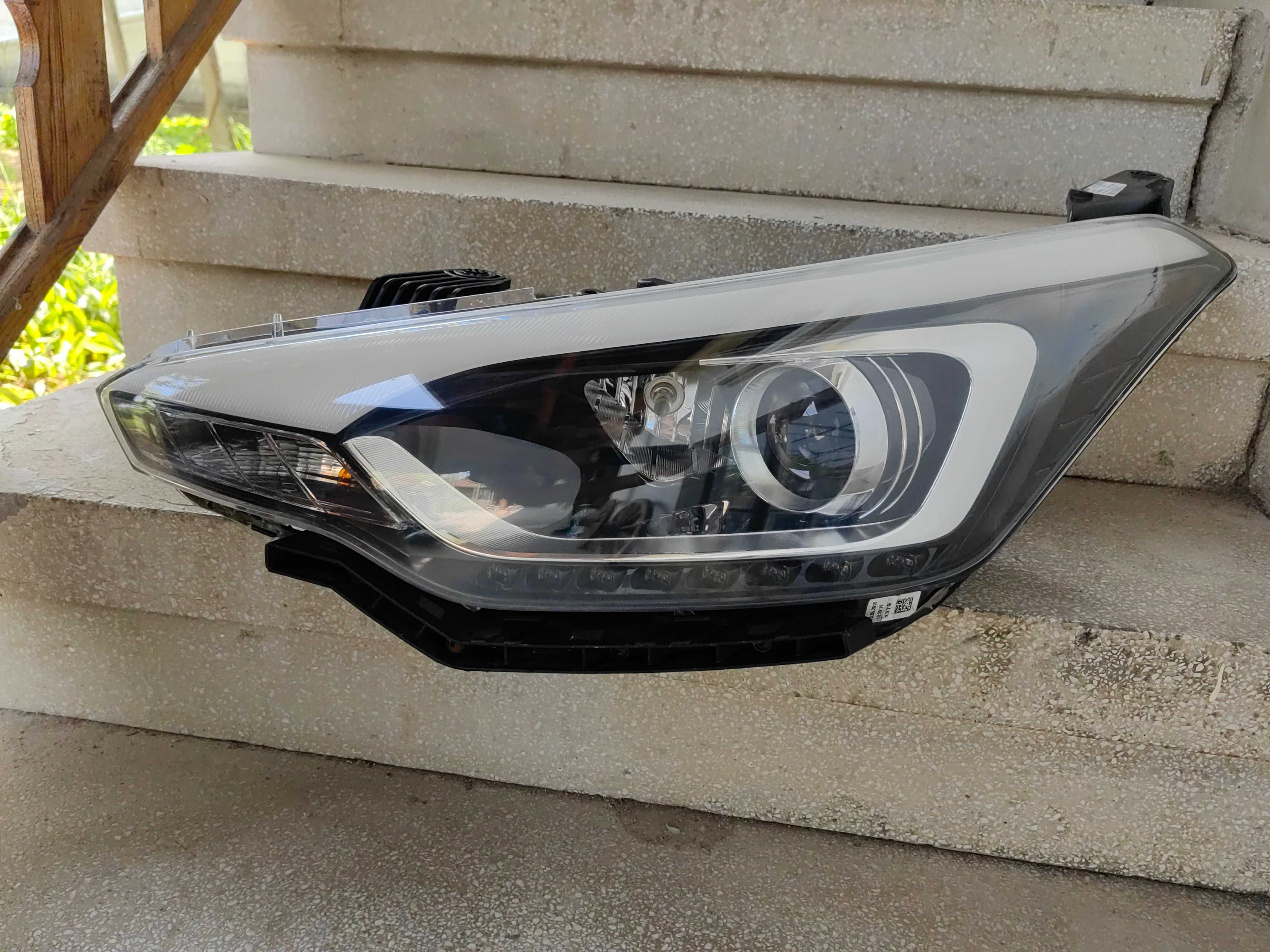 Фар Hyundai i20 LED ляв / Фар Хюндай И20 Оригинален