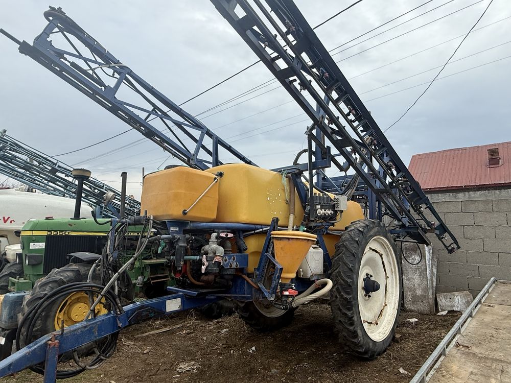 Hardi Mega 24/28m ;1200l an 2004 / Caruelle Prima