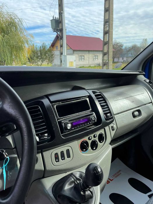 Vand Renault Trafic maxim de lung cu 6 locuri motor 1.9 dci 2007  opel