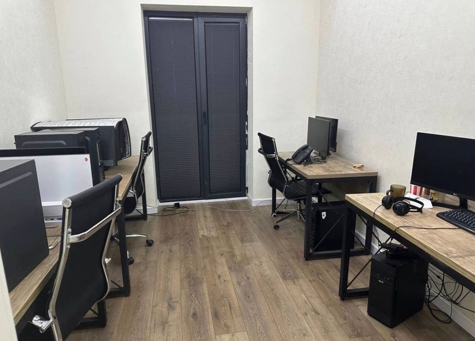 Аренда Офис на Ц-5 Юнусабад район Первая линия 75кв