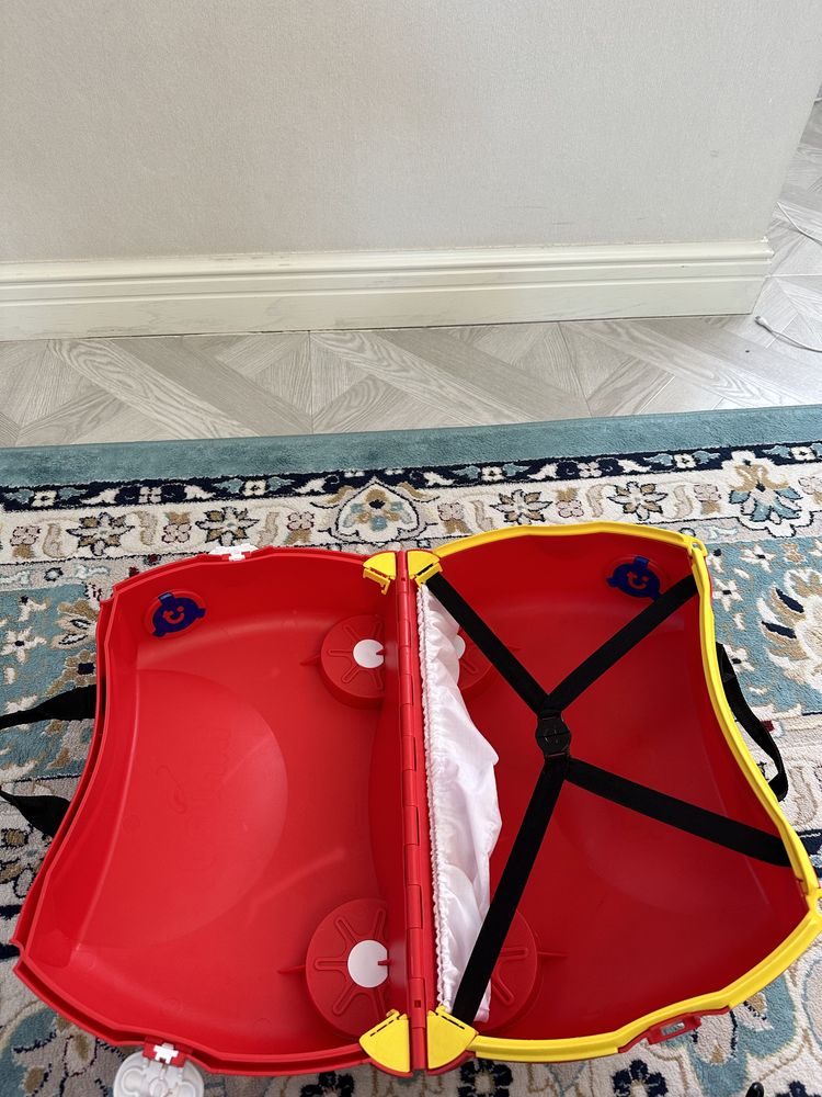 Оригиналтный Детский чемодан Trunki красный