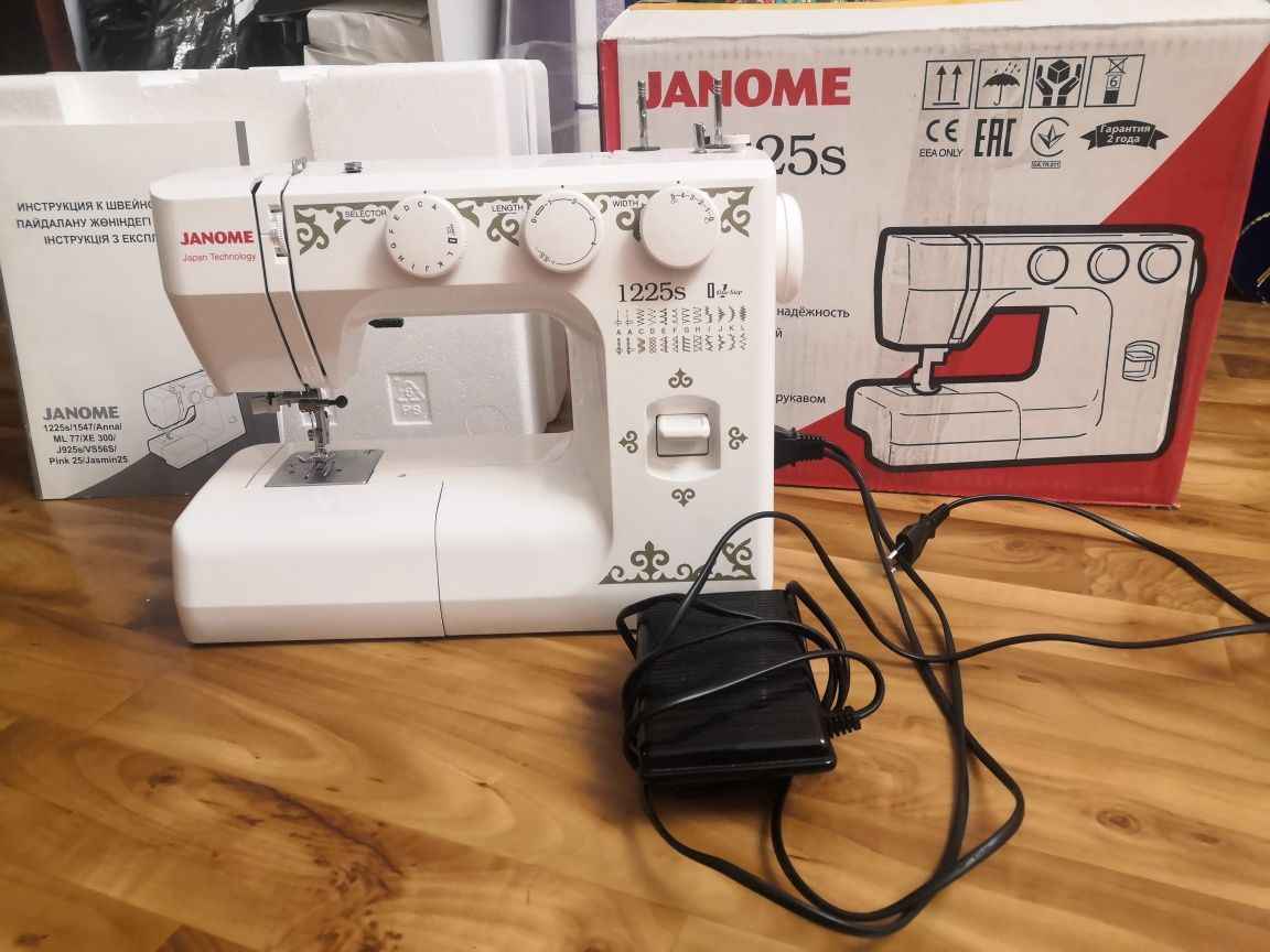 Швейная машинка Janome 1225s