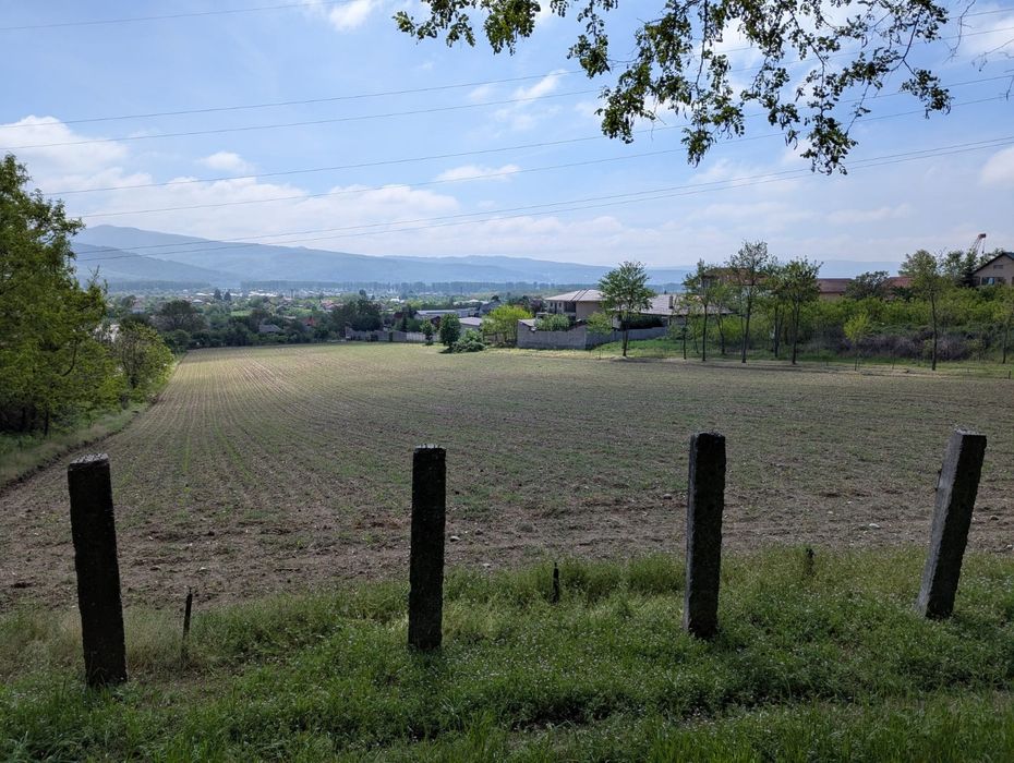 Vand teren intravilan in Bujoreni