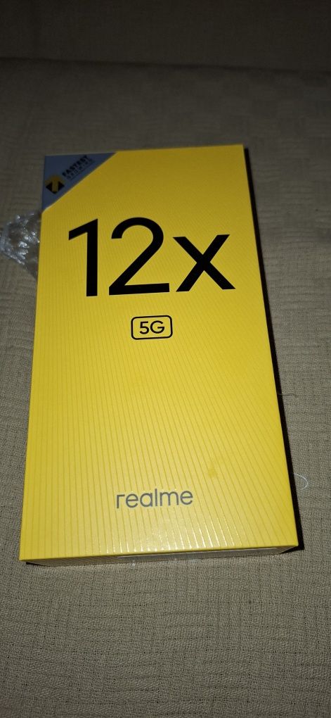 Чисто нов телефон realme