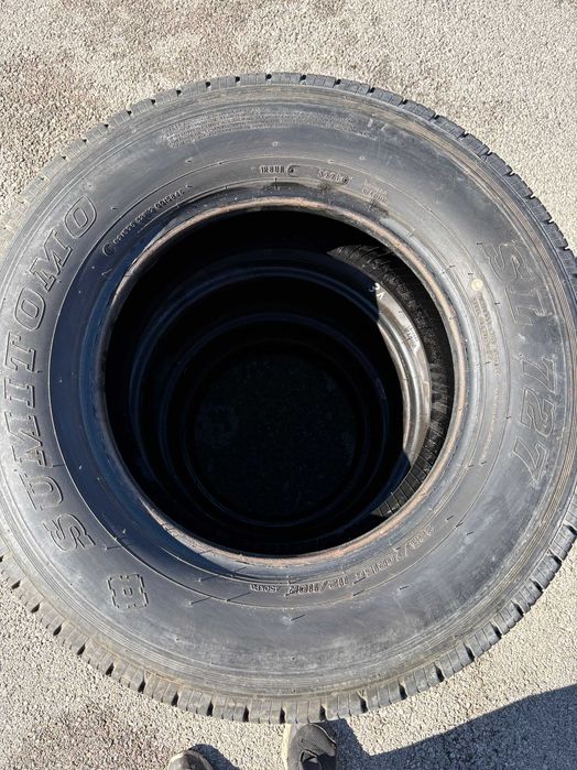 Продавам бусови гуми 225 70 15С Сумитомо