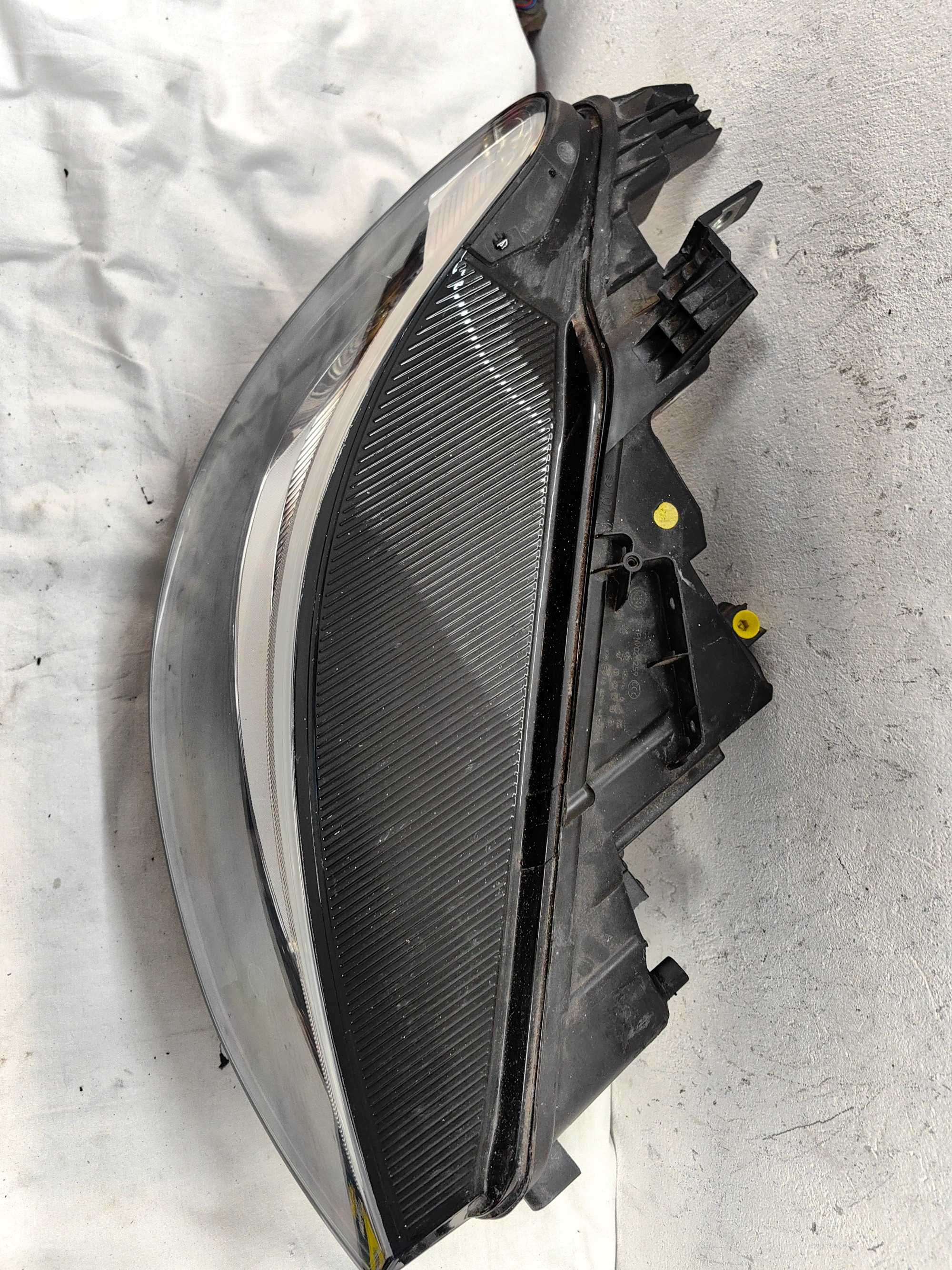 Оригинални  фарове Ляв Десен  Vw  ID3  Full Led