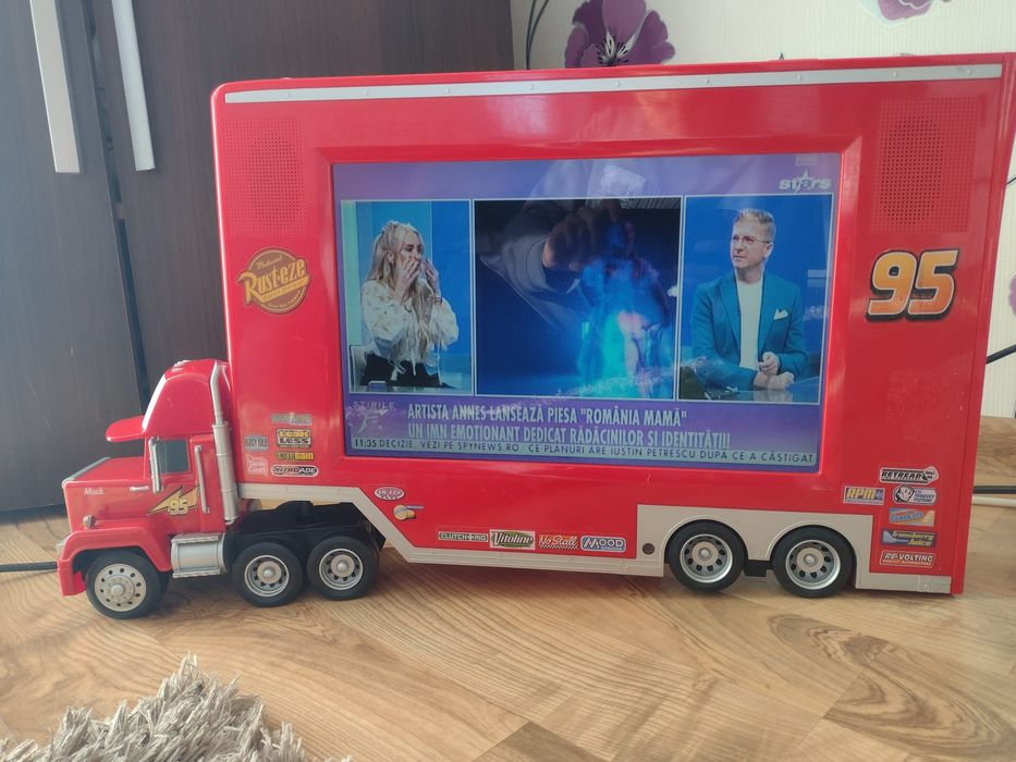 Vând televizor de colecție Disney Cars Mcqueen Mak