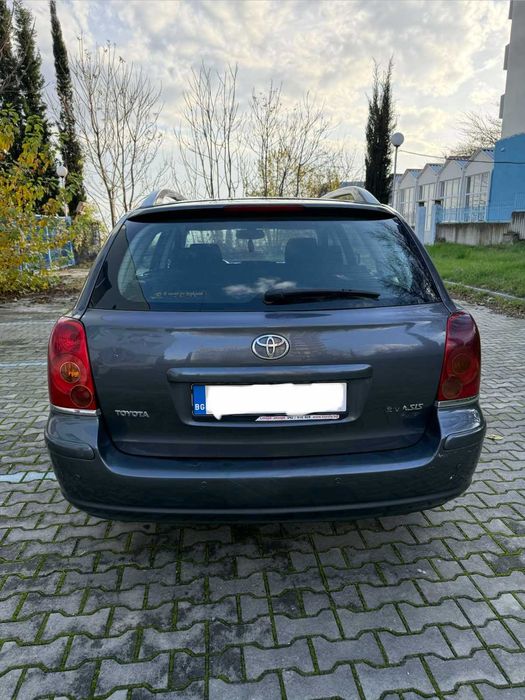 Toyota Avensis 2.2 dizel