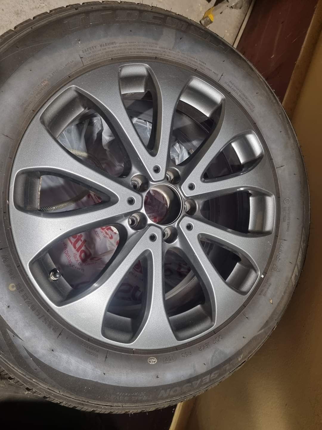 Vand Jante Mercedes 235/60/18 + cauciucuri