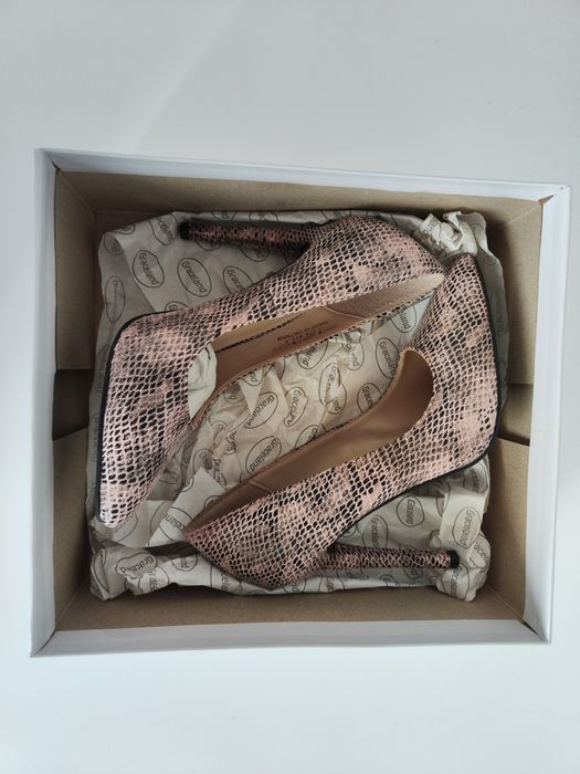 Дамски обувки с ток, размер 36