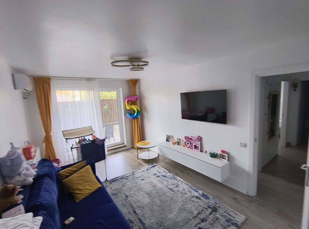 Apartament 2 camere +curte