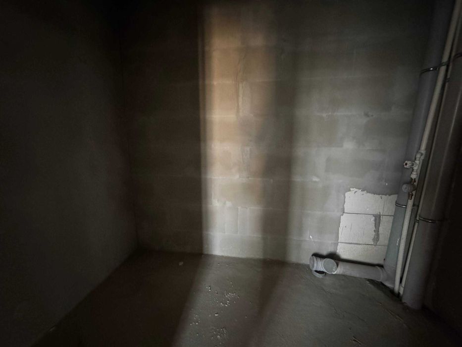 Buxoroda kvartira xonadon uy sotiladi 2 xonali .6 5 va 8 qavatlarda.