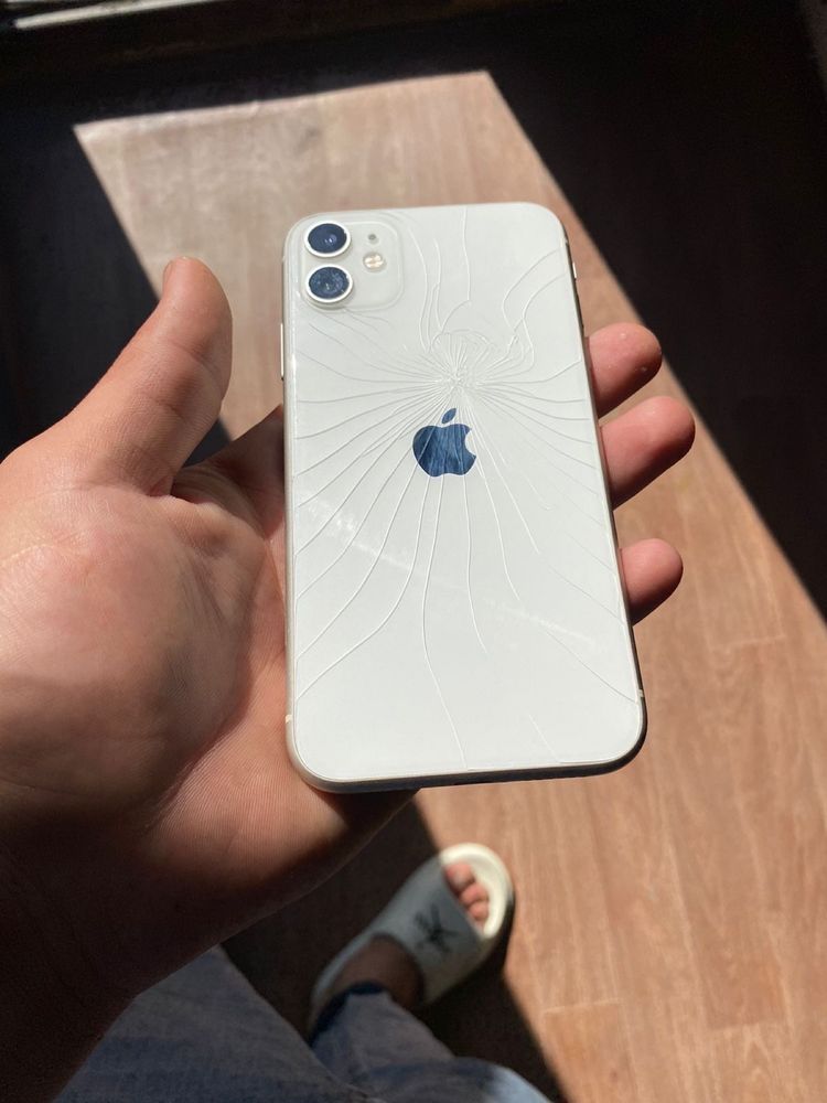 Iphone 11, емкость 82, 64Gb