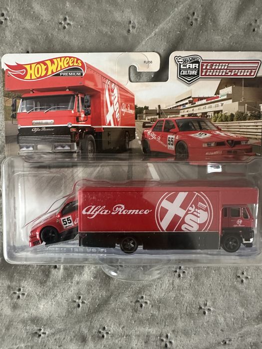 Team Transporter Hot Wheels