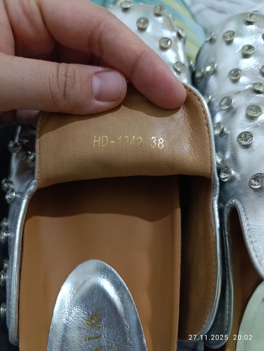 Женский обувь продается