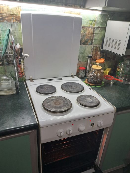 Продам электро плиту