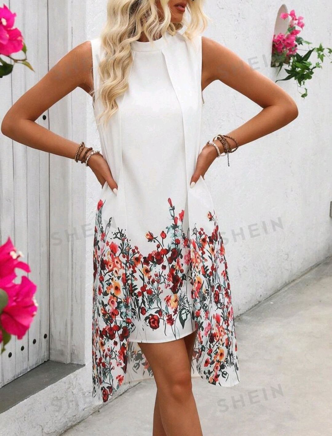 Rochie scurtă de vară cu imprimeu floral