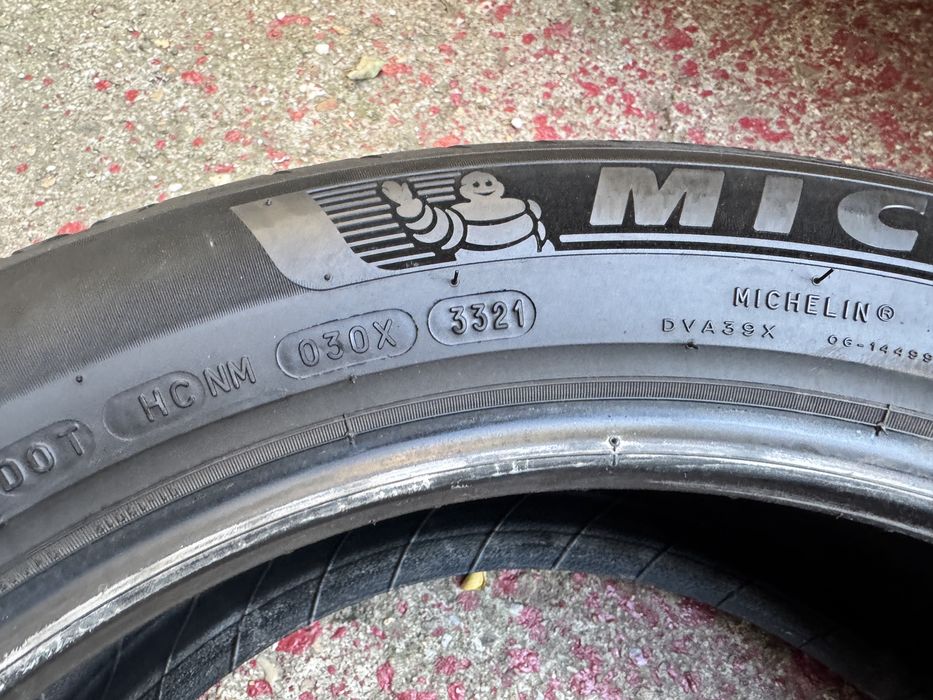 Set 2 anvelope Michelin 235 50 19 vara an 2021 si 2023 ca noi