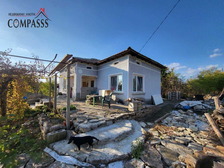 с. Изворово, Общ. Ген. Тошево, къща с двор – 27000 евро!