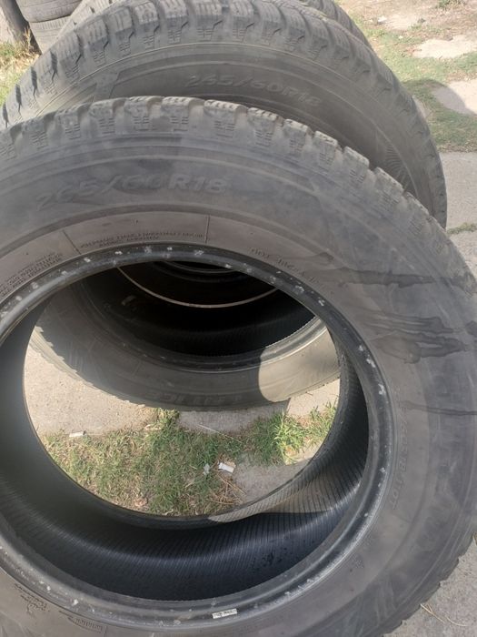 Продавам гуми за джип