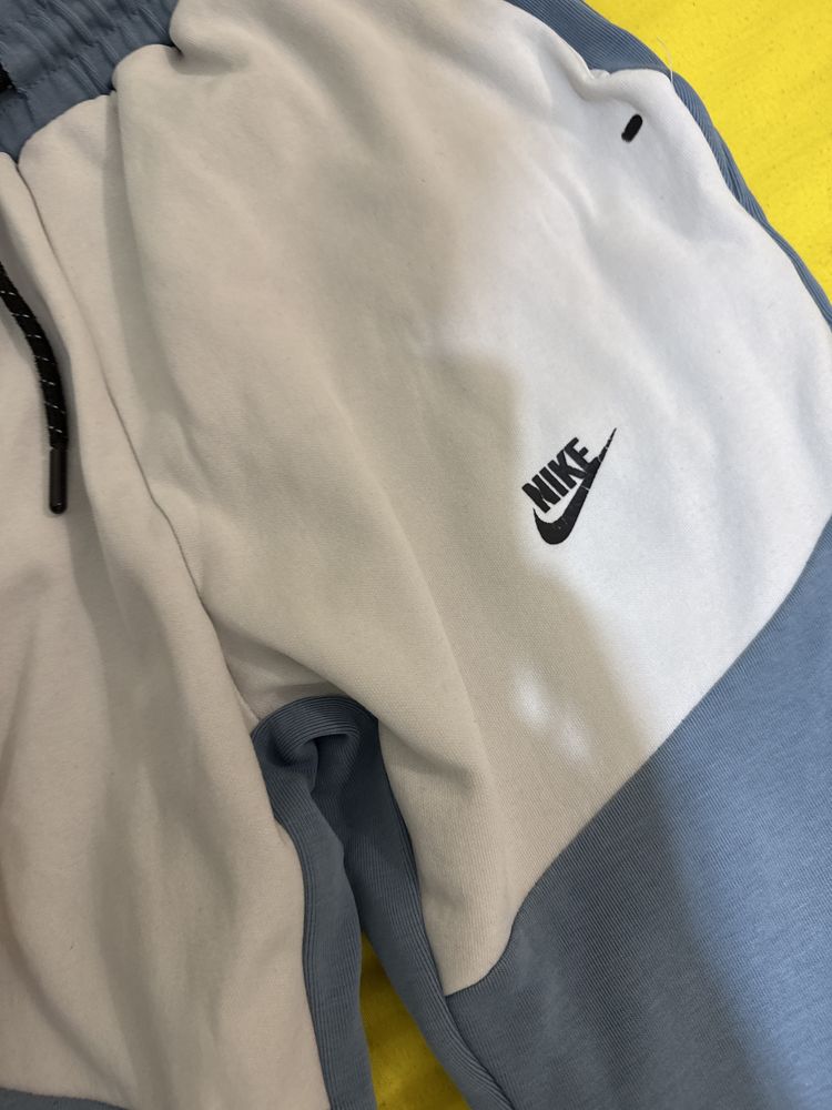 Nike син панталон