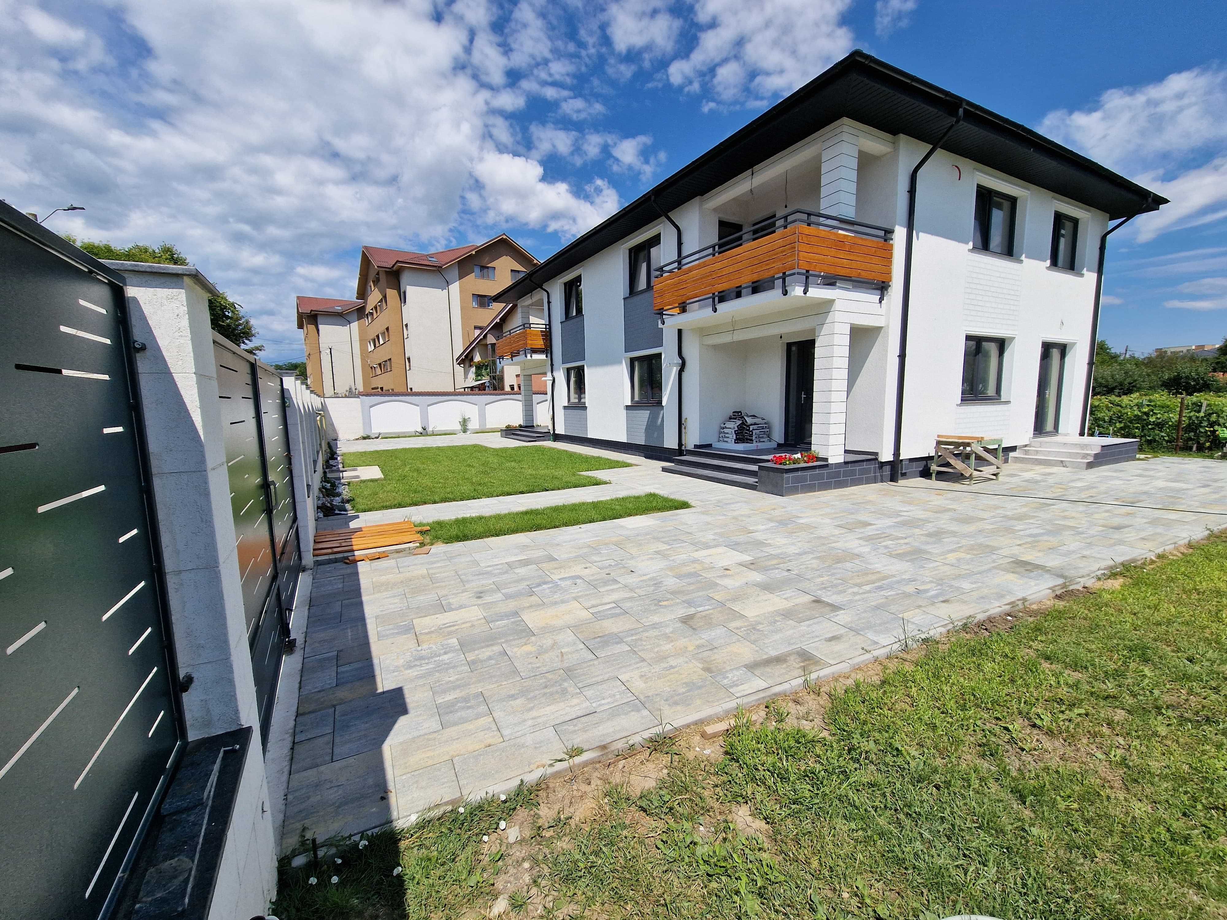 Clădire tip duplex – afacere sau locuit în zonă premium – Nord, Bacău