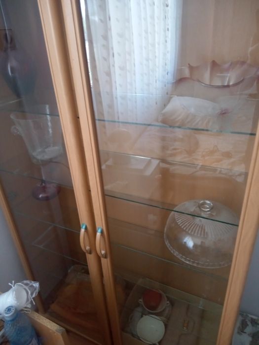 Dulap cu vitrină