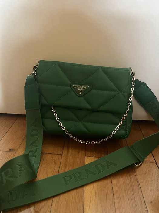 Зелена чанта Prada