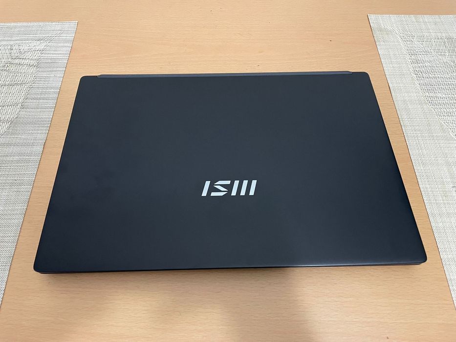 Laptop MSI Modern 15 B13M