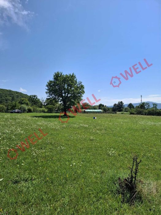 De vânzare teren intravilan de 7.600 m² situat în Sovata