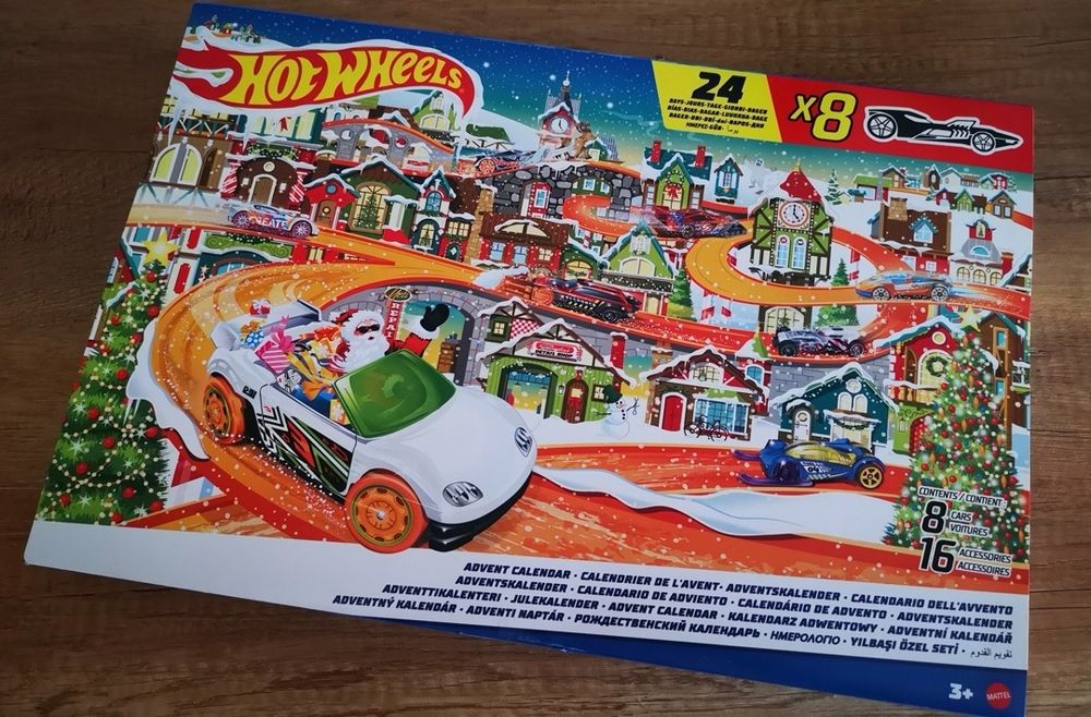 Hot Wheels Advent Calendar Коледен календар с 24 изненади