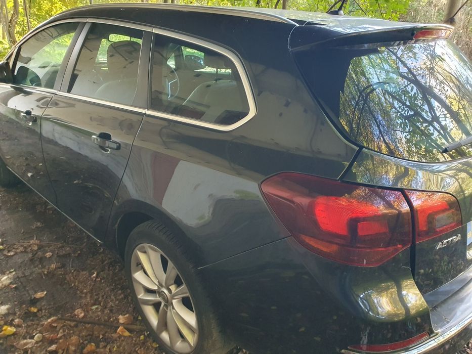 Dezmembrez astra j 1.6cdti facelift