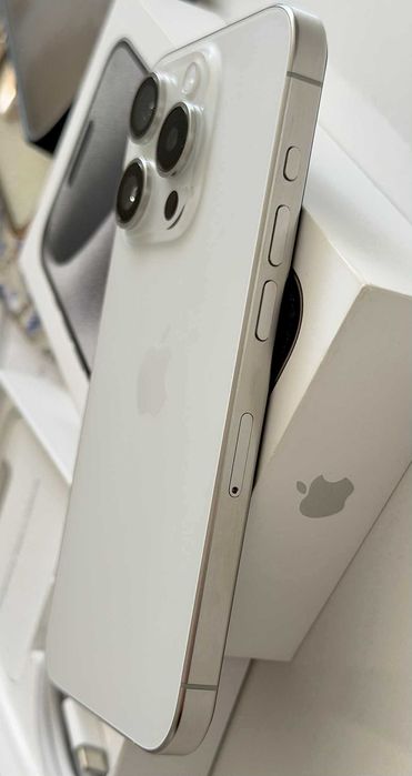 iPhone 15 Pro , 256GB , Natural Titanium